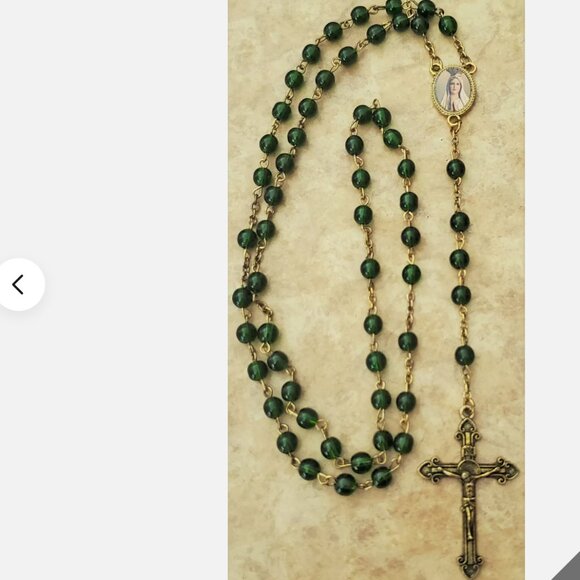“I Hope in Thee" Gold Chain / Green Glass Beads Fatima Rosary - Picture 3 of 6